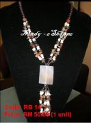 In Trendy-eShoppe, necklaces on display are the latest fashion, suitable for all ages, whether worn at formal or informal events. There are a variety of colors and patterns that can be selected. Very trendy!